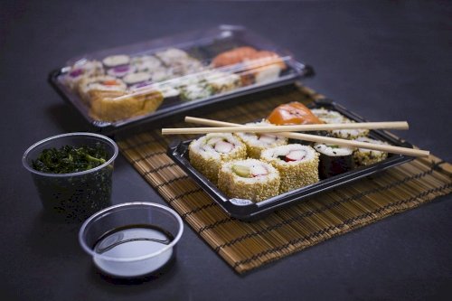 Sushi tray PLA 24,5x15x4cm zwart met transparant deksel